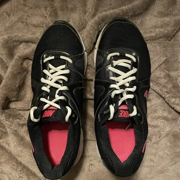 Nike Air Max Black Pink Sneakers 💕 - Picture 3 of 5